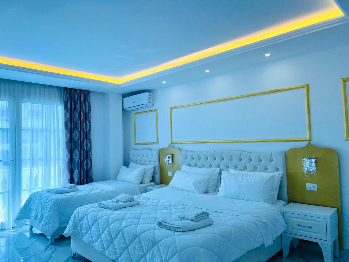 Ujvara Hotel Golem  Extérieur photo