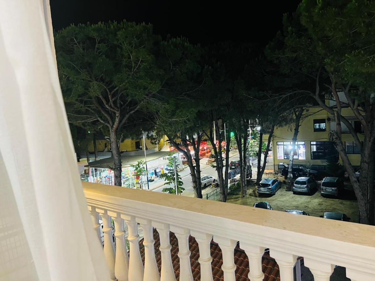 Ujvara Hotel Golem  Extérieur photo