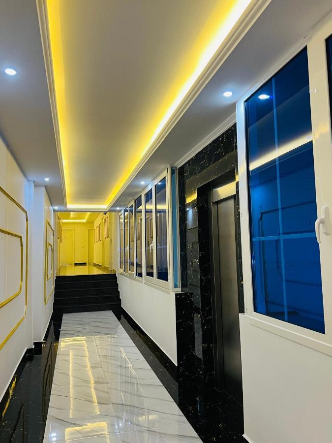 Ujvara Hotel Golem  Extérieur photo