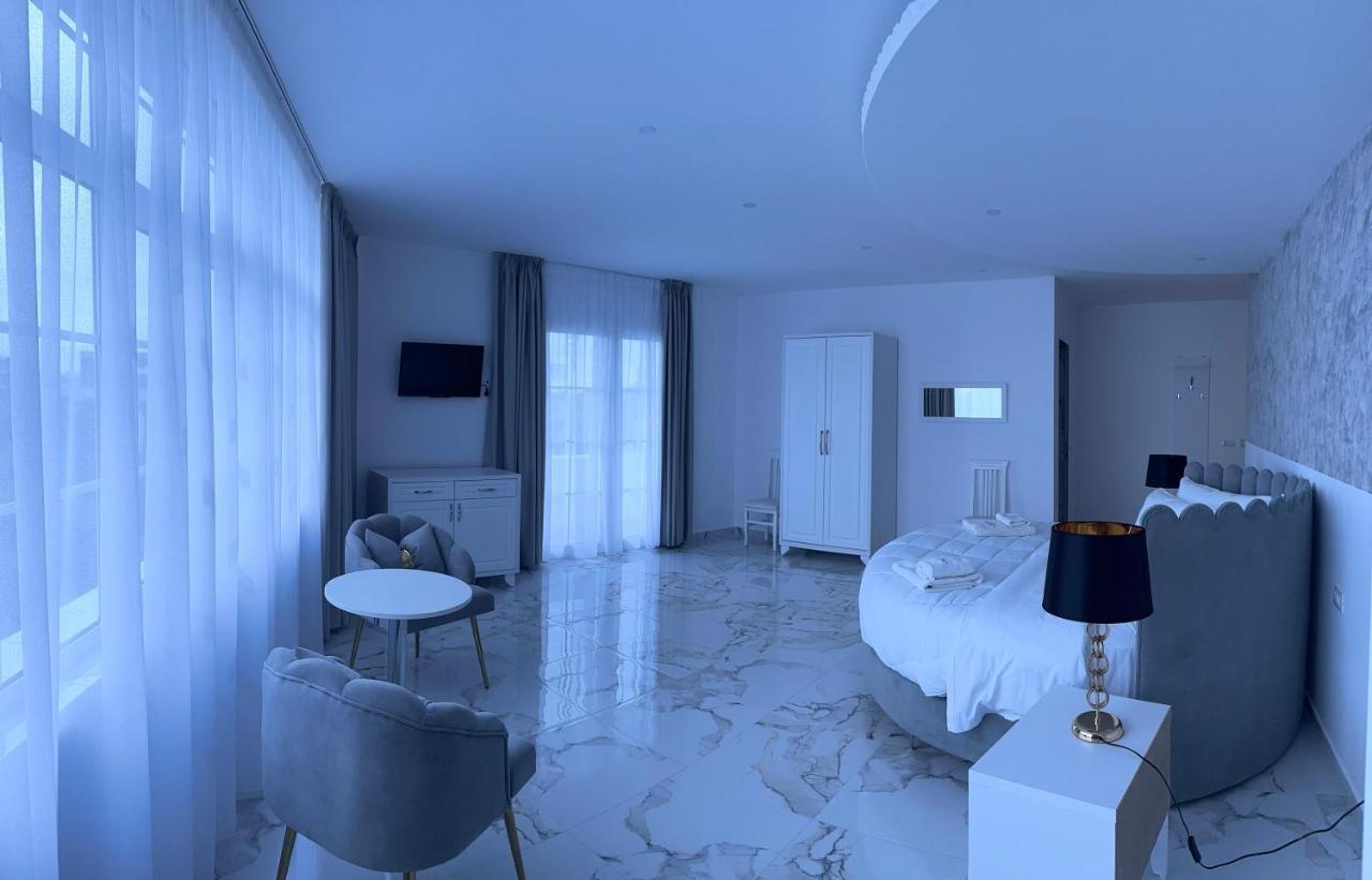 Ujvara Hotel Golem  Extérieur photo