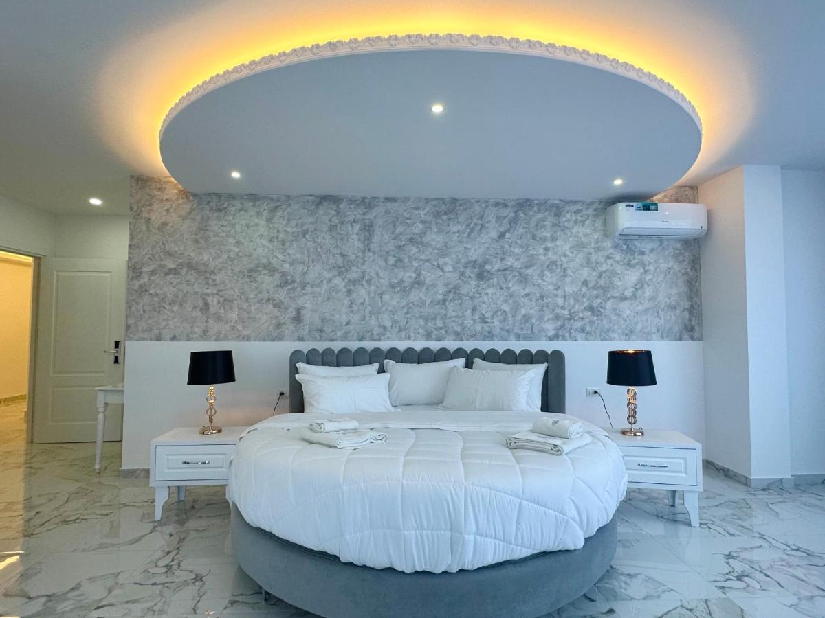 Ujvara Hotel Golem  Extérieur photo