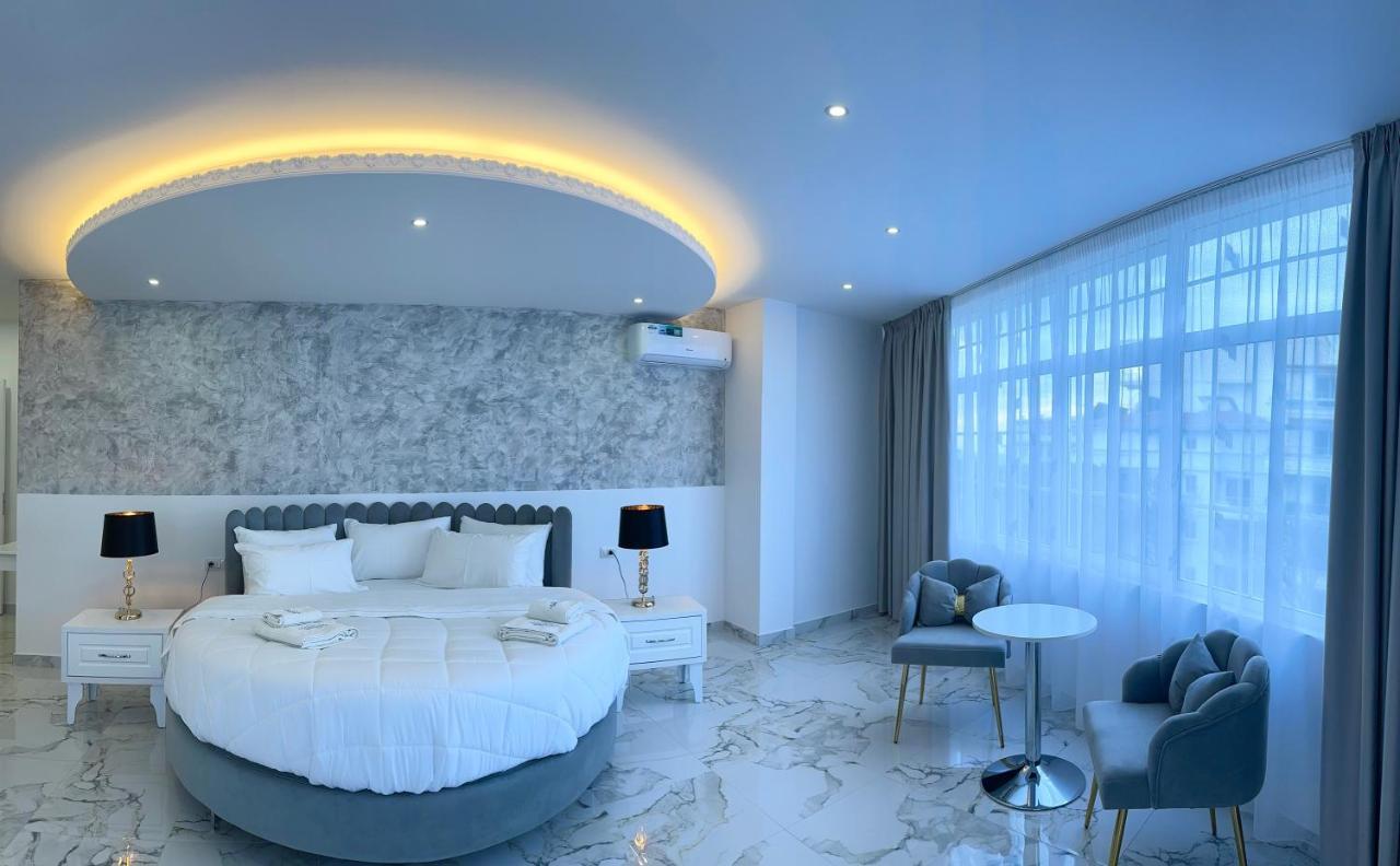 Ujvara Hotel Golem  Extérieur photo